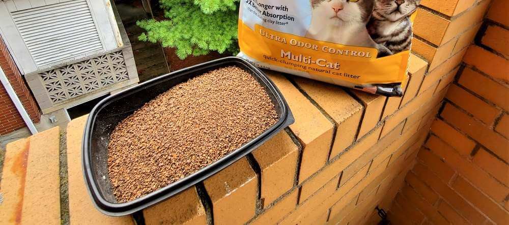 Naturally Fresh Walnut cat Litter